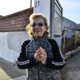 La signora Maria che ogni giorno viene a controllare la sua villetta per paura di furti